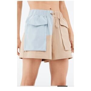Fabletics Anastasia Cargo Shorts in Desert Blue Stone Size Small